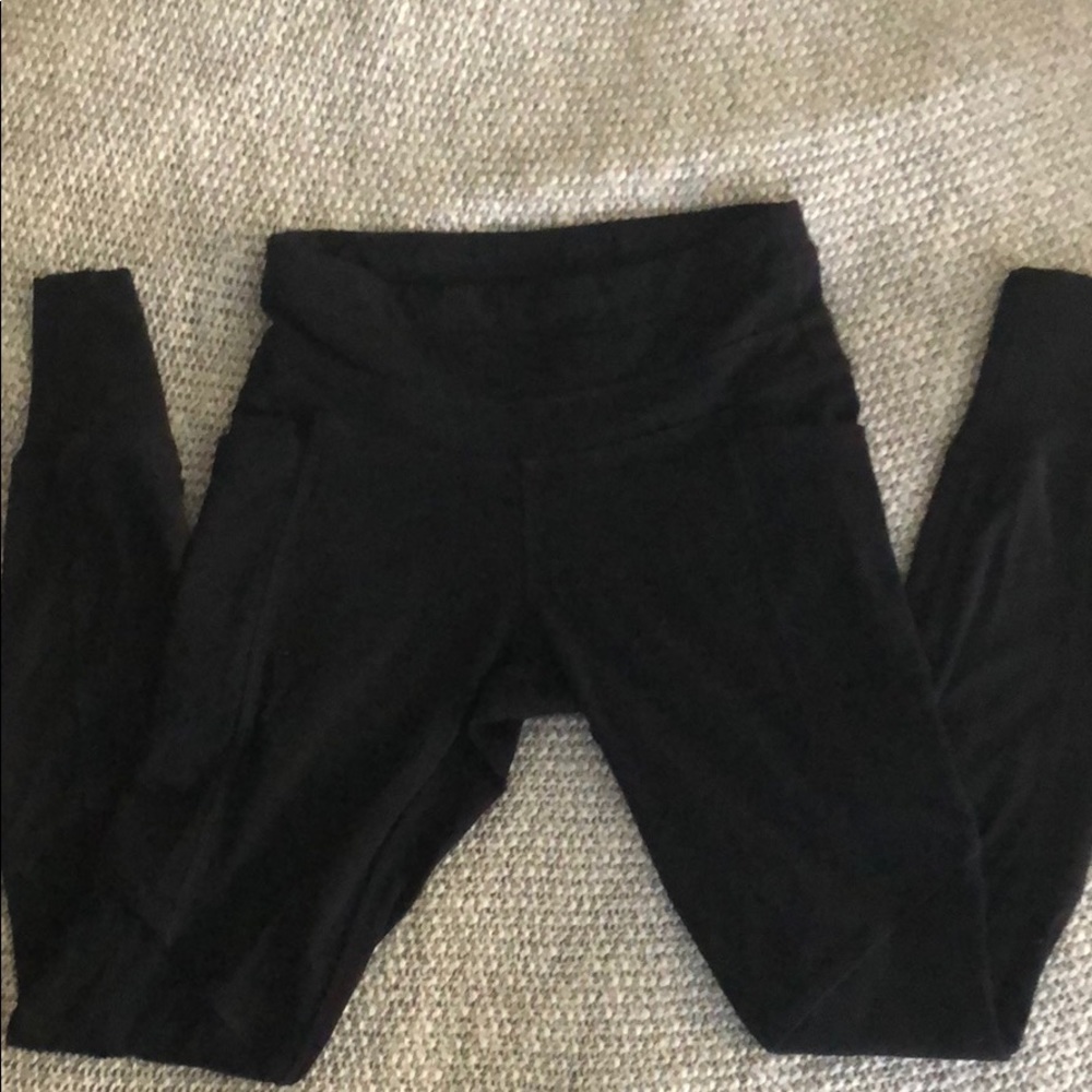 Save 25%!High waisted Athleta pocket leggings